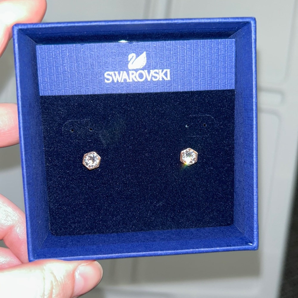 NEW Swarovski earrings🤍